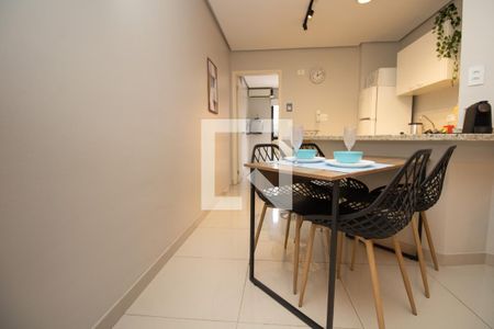 Sala, mesa de jantar  de apartamento para alugar com 1 quarto, 48m² em Itaim Bibi, São Paulo