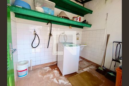 Apartamento à venda com 156m², 5 quartos e 2 vagas Apartamento à venda com 156m², 5 quartos e 2 vagasÁrea serviço