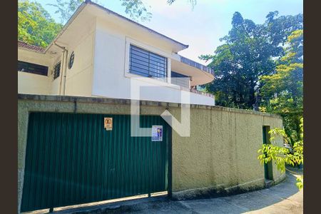 Apartamento à venda com 156m², 5 quartos e 2 vagas Apartamento à venda com 156m², 5 quartos e 2 vagasFachada com cartaz QA.