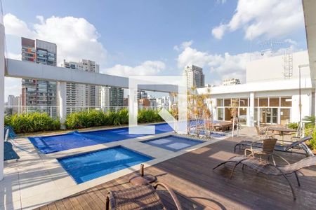 Studio à venda com 38m², 1 quarto e 1 vaga Studio à venda com 38m², 1 quarto e 1 vagaPiscina