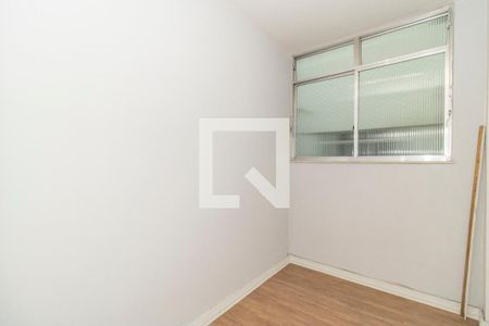 Quarto 1 de apartamento para alugar com 3 quartos, 77m² em Ramos, Rio de Janeiro