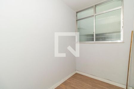 Quarto 1 de apartamento para alugar com 3 quartos, 77m² em Ramos, Rio de Janeiro