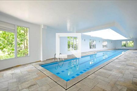 Apartamento para alugar com 100m², 1 quarto e 2 vagasÁrea comum - Piscina
