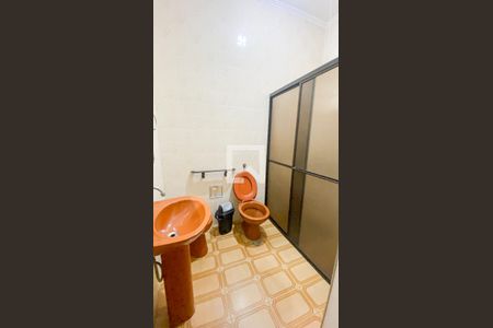 Banheiro de casa para alugar com 3 quartos, 400m² em Vila Pires, Santo André