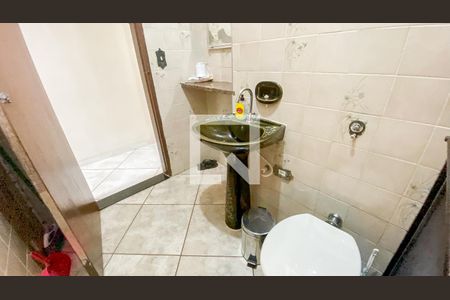 Casa à venda com 400m², 3 quartos e 2 vagas Casa à venda com 400m², 3 quartos e 2 vagasBanheiro 2