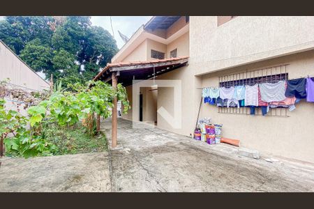 Casa à venda com 400m², 3 quartos e 2 vagas Casa à venda com 400m², 3 quartos e 2 vagasQuintal