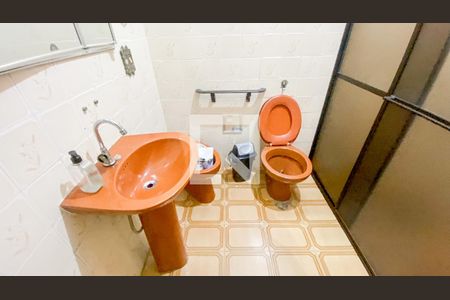 Banheiro de casa à venda com 3 quartos, 400m² em Vila Pires, Santo André