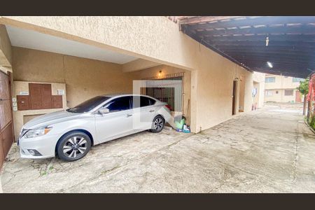 Casa à venda com 400m², 3 quartos e 2 vagas Casa à venda com 400m², 3 quartos e 2 vagasQuintal - Garagem