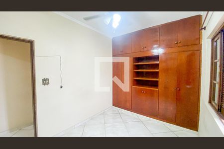 Casa à venda com 400m², 3 quartos e 2 vagas Casa à venda com 400m², 3 quartos e 2 vagasQuarto 2