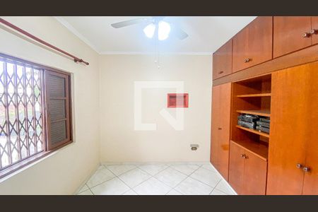 Casa à venda com 400m², 3 quartos e 2 vagas Casa à venda com 400m², 3 quartos e 2 vagasQuarto 1