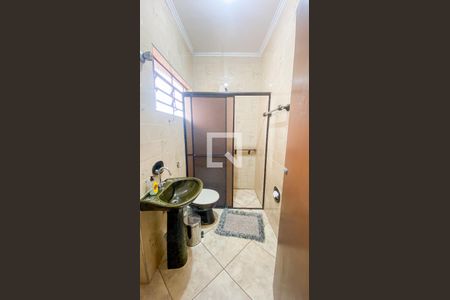 Casa à venda com 400m², 3 quartos e 2 vagas Casa à venda com 400m², 3 quartos e 2 vagasBanheiro 2