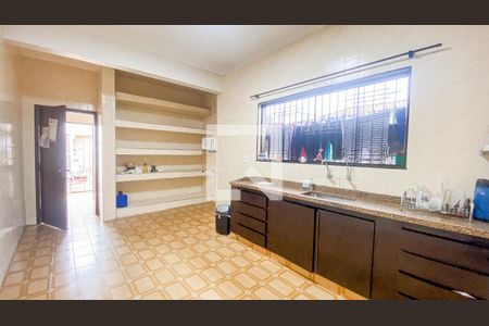 Casa à venda com 400m², 3 quartos e 2 vagas Casa à venda com 400m², 3 quartos e 2 vagasCozinha