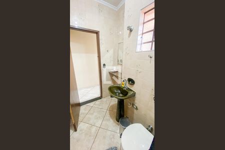 Casa à venda com 400m², 3 quartos e 2 vagas Casa à venda com 400m², 3 quartos e 2 vagasBanheiro 2