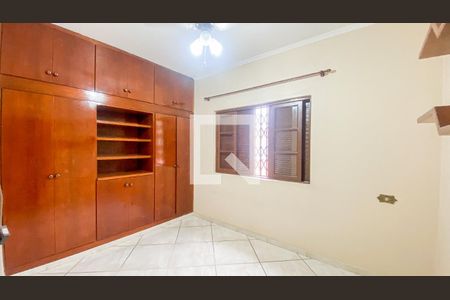 Casa à venda com 400m², 3 quartos e 2 vagas Casa à venda com 400m², 3 quartos e 2 vagasQuarto 2