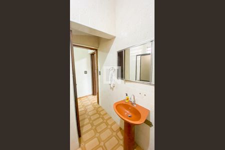 Banheiro de casa para alugar com 3 quartos, 400m² em Vila Pires, Santo André