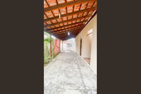 Casa à venda com 400m², 3 quartos e 2 vagas Casa à venda com 400m², 3 quartos e 2 vagasQuintal - Garagem