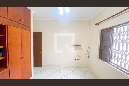 Casa à venda com 400m², 3 quartos e 2 vagas Casa à venda com 400m², 3 quartos e 2 vagasQuarto 1