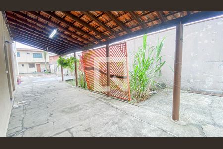 Casa à venda com 400m², 3 quartos e 2 vagas Casa à venda com 400m², 3 quartos e 2 vagasQuintal - Garagem