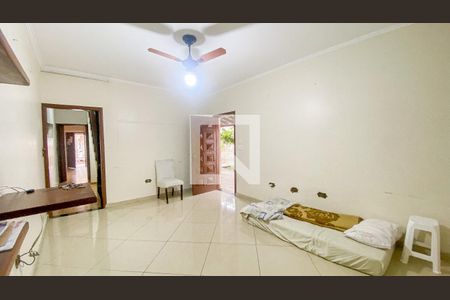 Sala de casa para alugar com 3 quartos, 400m² em Vila Pires, Santo André