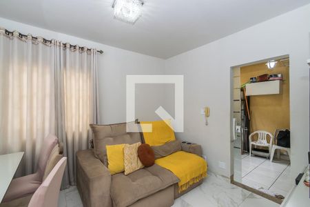 Sala de casa de condomínio à venda com 2 quartos, 68m² em Brás de Pina, Rio de Janeiro
