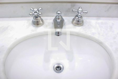 Apartamento à venda com 240m², 5 quartos e 4 vagasBanheiro - torneira