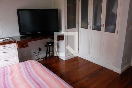 Apartamento à venda com 240m², 5 quartos e 4 vagasSuíte 2