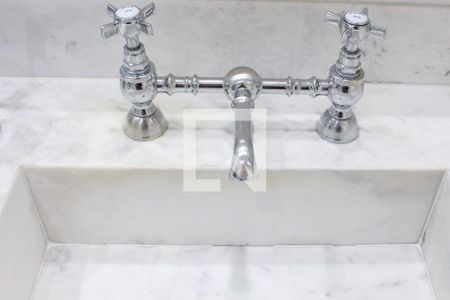 Apartamento à venda com 240m², 5 quartos e 4 vagasBanheiro - torneira