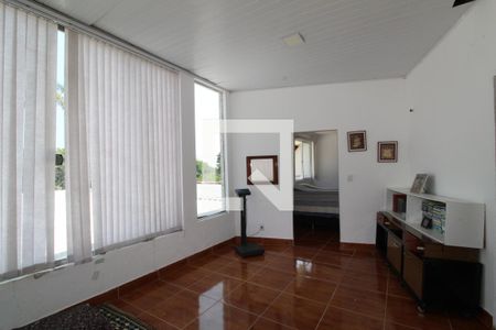 Casa à venda com 620m², 3 quartos e 4 vagasSala do segundo andar da edícula