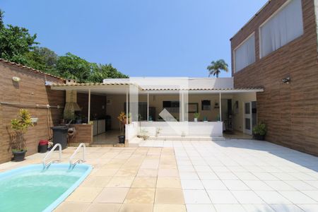 Casa à venda com 620m², 3 quartos e 4 vagasQuintal