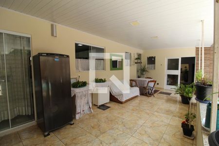 Casa à venda com 620m², 3 quartos e 4 vagasVaranda da churrasqueira que leva a edícula 