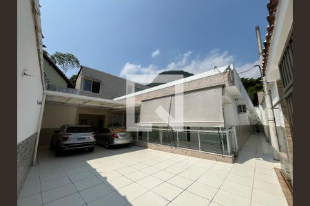 Casa à venda com 620m², 3 quartos e 4 vagasFrente da casa