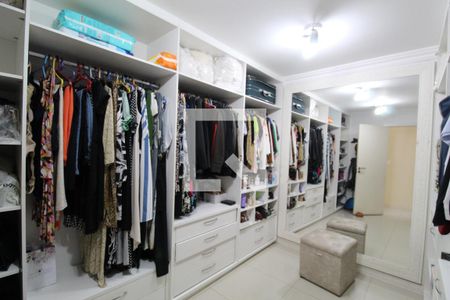 Casa à venda com 620m², 3 quartos e 4 vagasCloset da suíte 1