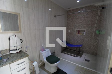 Casa à venda com 620m², 3 quartos e 4 vagasBanheiro da suíte 2