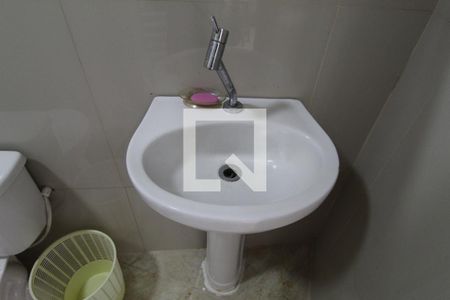 Casa à venda com 620m², 3 quartos e 4 vagasBanheiro da sala da edícula 