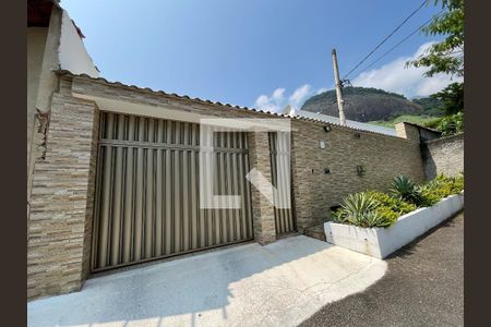 Casa à venda com 620m², 3 quartos e 4 vagasFachada