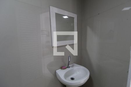 Casa à venda com 620m², 3 quartos e 4 vagasBanheiro da sala da edícula 