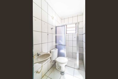 Banheiro de casa para alugar com 2 quartos, 40m² em Vila Lageado, São Paulo