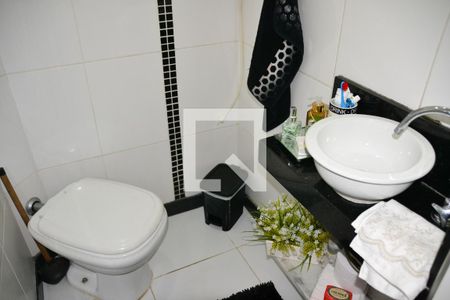 Casa à venda com 200m², 3 quartos e 2 vagasBanheiro