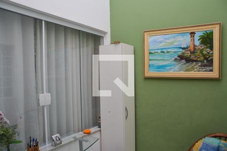 Casa à venda com 200m², 3 quartos e 2 vagasQuarto de Serviço