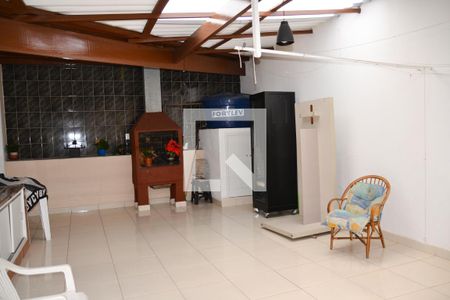 Casa à venda com 200m², 3 quartos e 2 vagasÁrea Externa