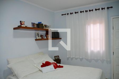 Casa à venda com 200m², 3 quartos e 2 vagasSuíte 2