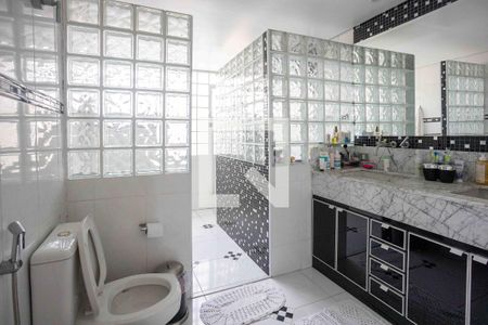 Casa para alugar com 660m², 4 quartos e 3 vagasBanheiro da Suíte 2