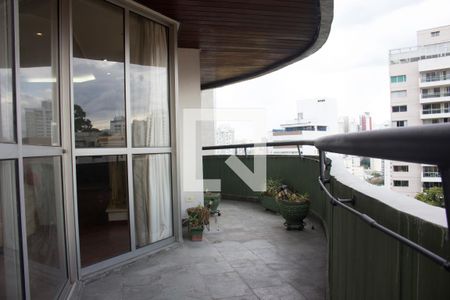 Sacada de apartamento para alugar com 5 quartos, 224m² em Jardim Ampliacao, São Paulo