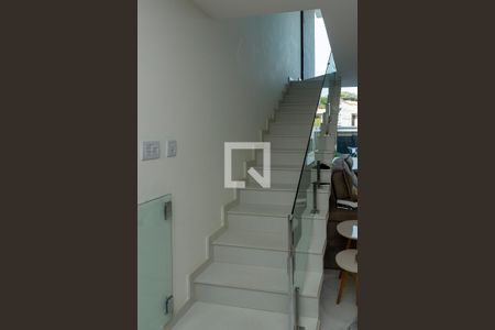 Escada para os Quartos de casa de condomínio à venda com 3 quartos, 200m² em Pechincha, Rio de Janeiro