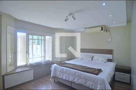 Quarto de casa à venda com 3 quartos, 300m² em Niterói, Canoas