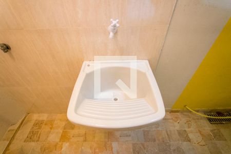 Área de serviço de casa para alugar com 1 quarto, 25m² em Vila Pires, Santo André