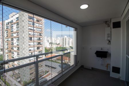 varanda de kitnet/studio à venda com 1 quarto, 26m² em Campo Belo, São Paulo