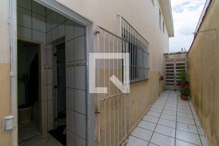 Casa à venda com 135m², 3 quartos e 2 vagasCorredor Externo