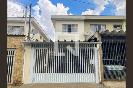 Casa à venda com 135m², 3 quartos e 2 vagasFachada