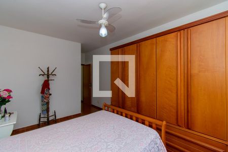 Casa à venda com 135m², 3 quartos e 2 vagasSuíte